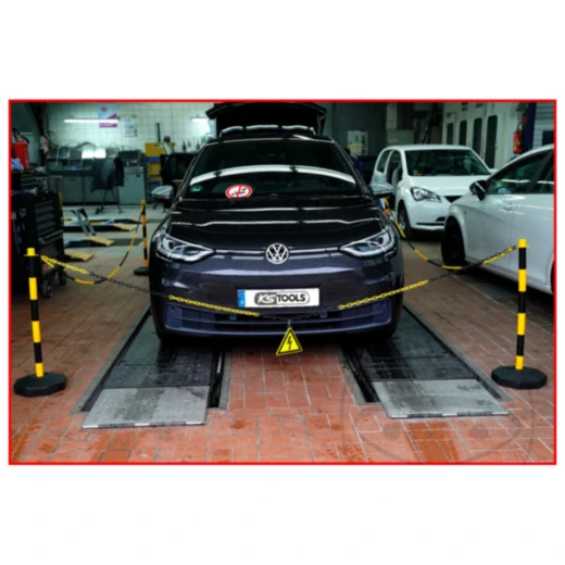 Barrier Kit with 4 Posts and 20 Meter Chain_1