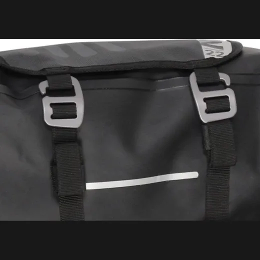 Tankrucksack schwarz 13L Shad_1