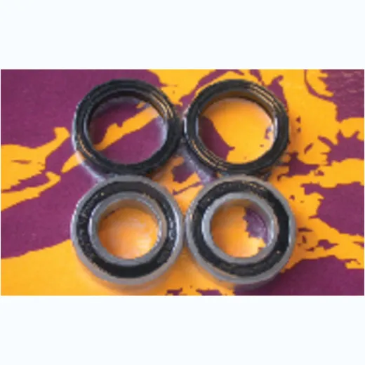 PIVOT WORKS Front Wheel Bearings And Seals Kit for RM250