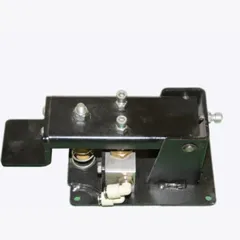 Inflating pedal tyre changer